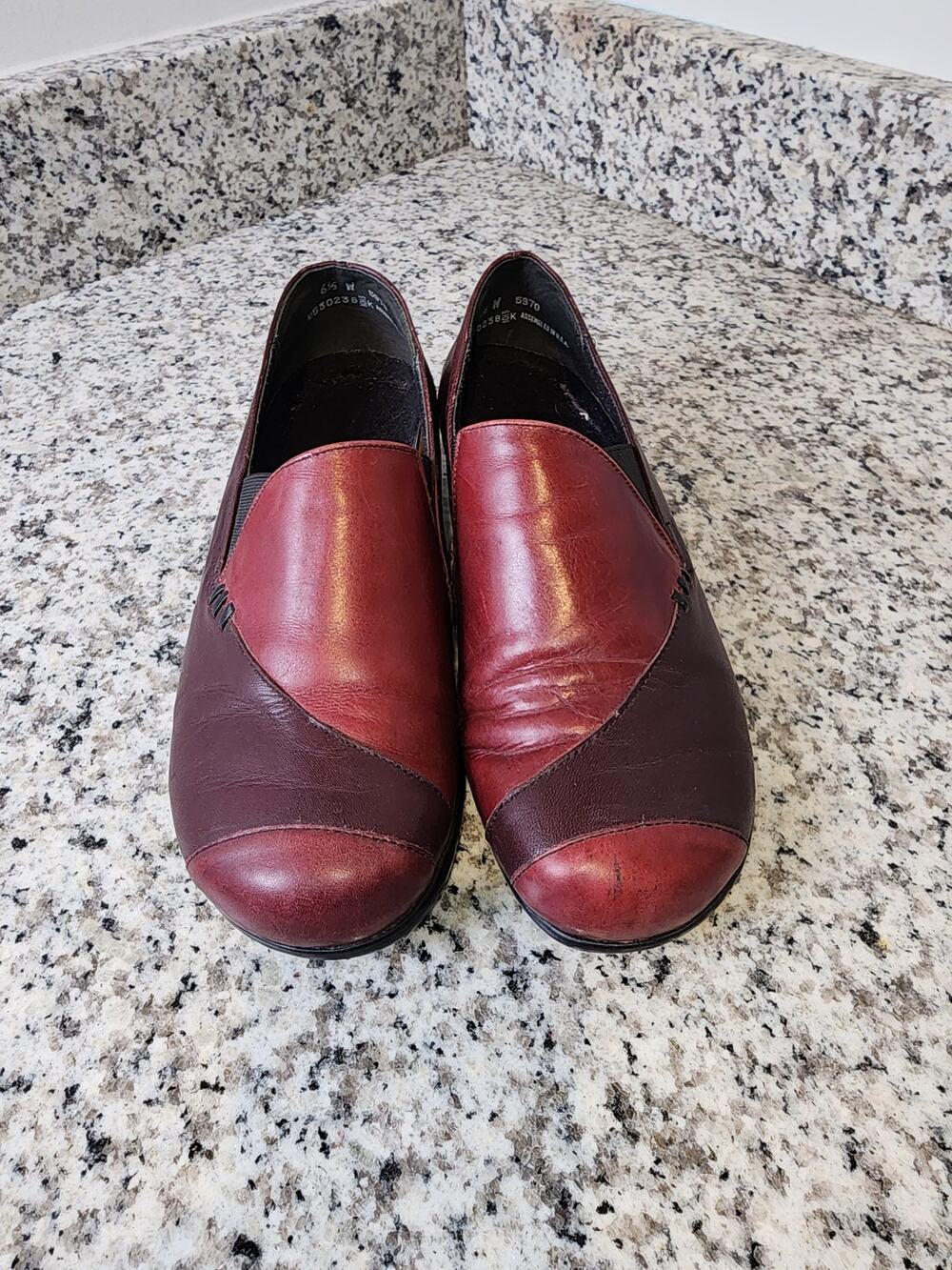 Women's Munro American Casual Slip On Loafers Clogs Shoe Size 6.5 Brown Burgundy